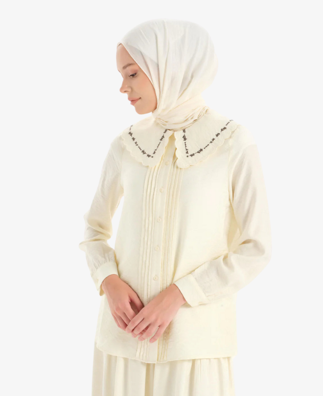Chemise à Col Brodé